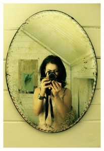 鏡中的自己是誰